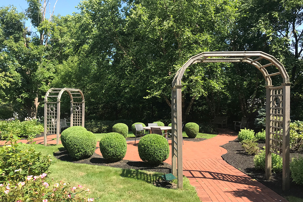 Sawtelle Family Hospice House - Exterior Garden & Sitting Area